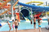 فایبرگلاس سرسره مارپیچ آب استخر زمین بازی سرسره برای پارک تفریحی